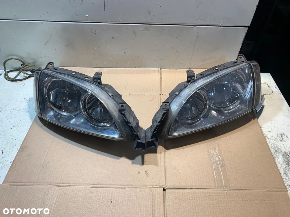 TOYOTA AVENSIS T22 LAMPA PRAWA LEWA PRZEDNIA - 2