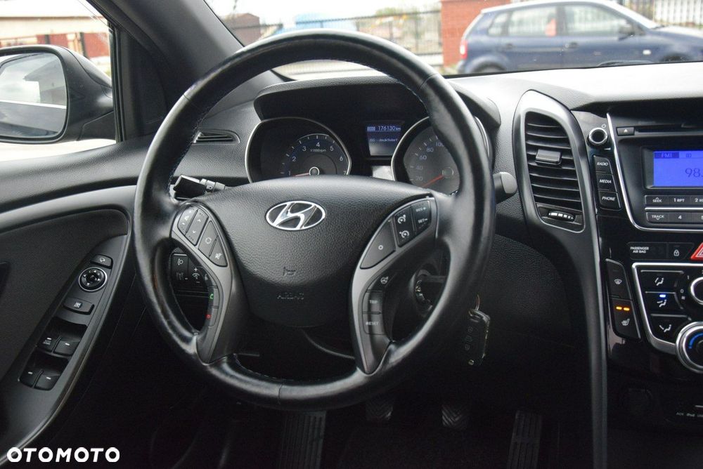 Hyundai i30 blue 1.4 Style - 33