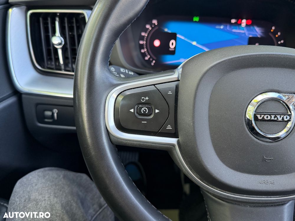 Volvo XC 60 B5 D AWD Geartronic Momentum - 23