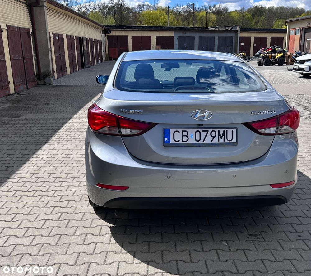 Hyundai Elantra 1.6 Style - 6