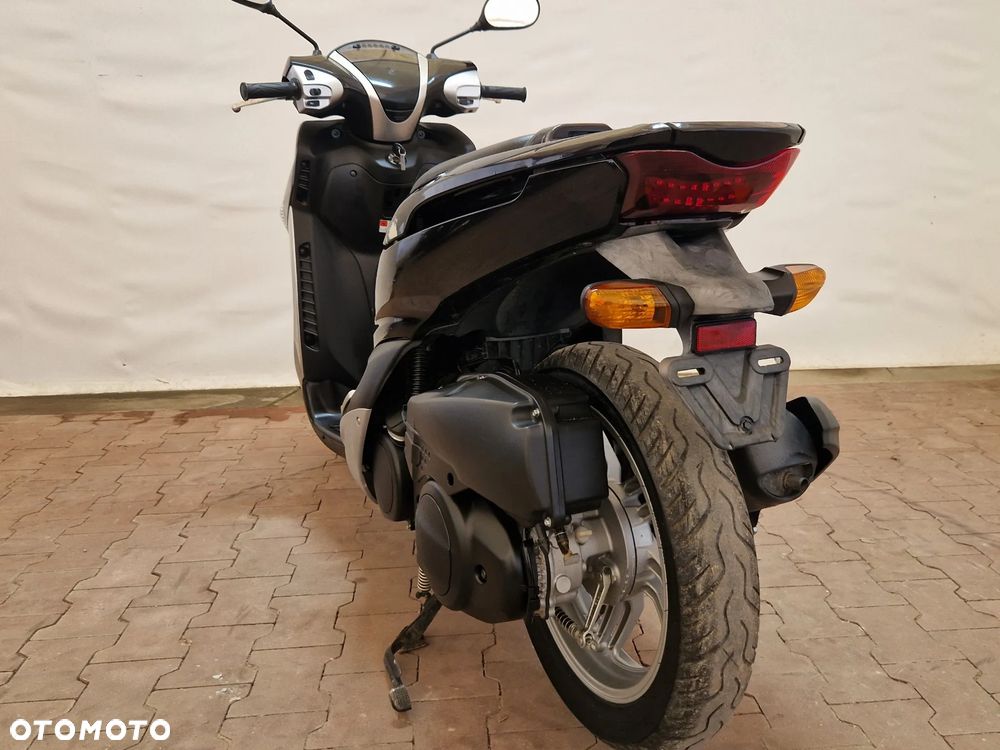 Yamaha X-max - 6