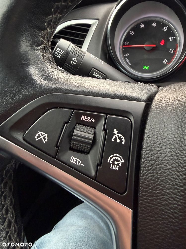 Opel Astra 1.4 Turbo 150 Jahre - 12