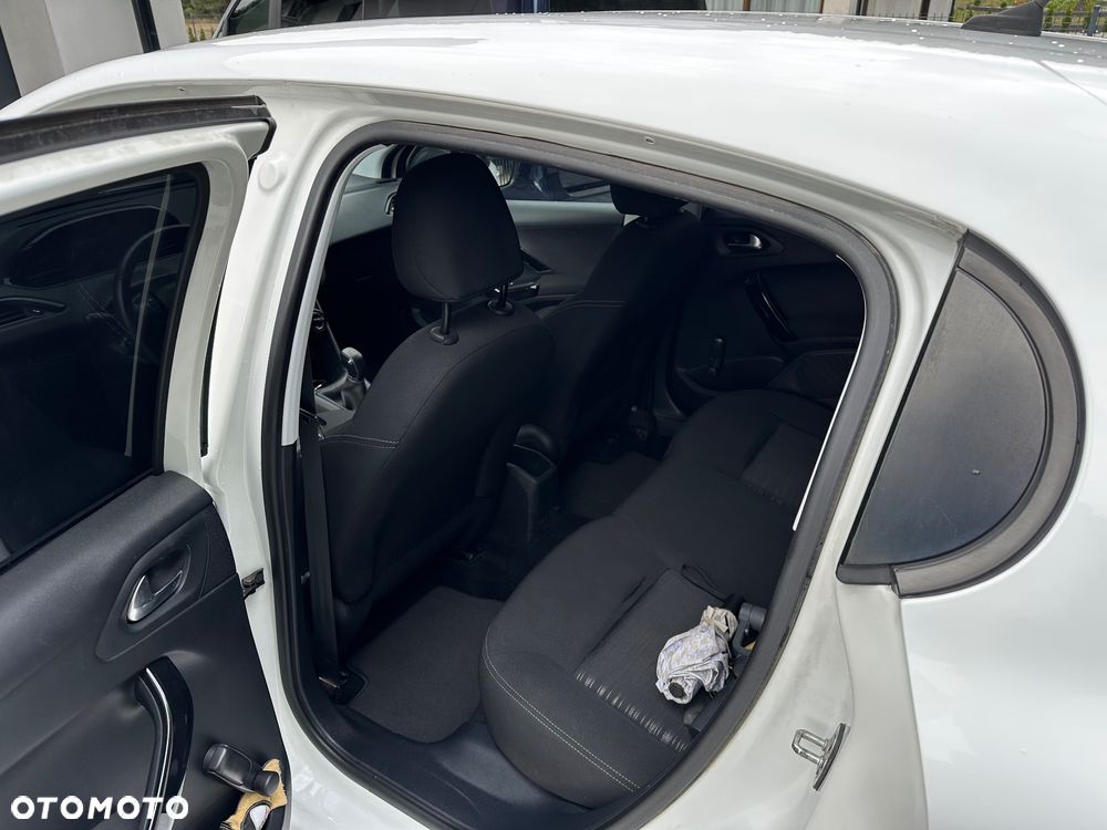 Peugeot 208 1.6 BlueHDi Active - 11