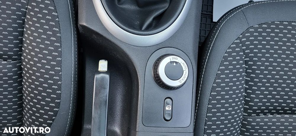 Nissan Qashqai 2.0 DCI 4 x 4 DPF acenta - 8