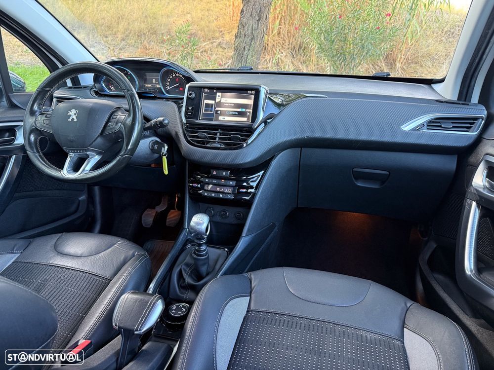 Peugeot 2008 1.6 e-HDi Allure - 16