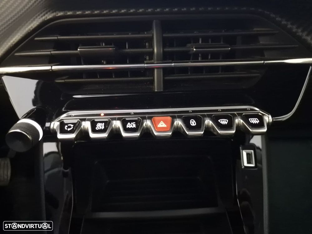 Peugeot 208 1.2 PureTech Active Pack - 32