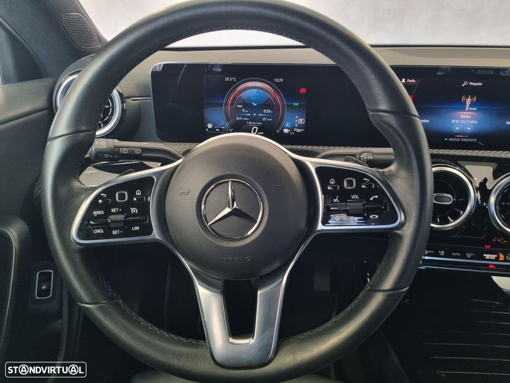 Mercedes-Benz CLA 250 e Shooting Brake Style Plus - 18