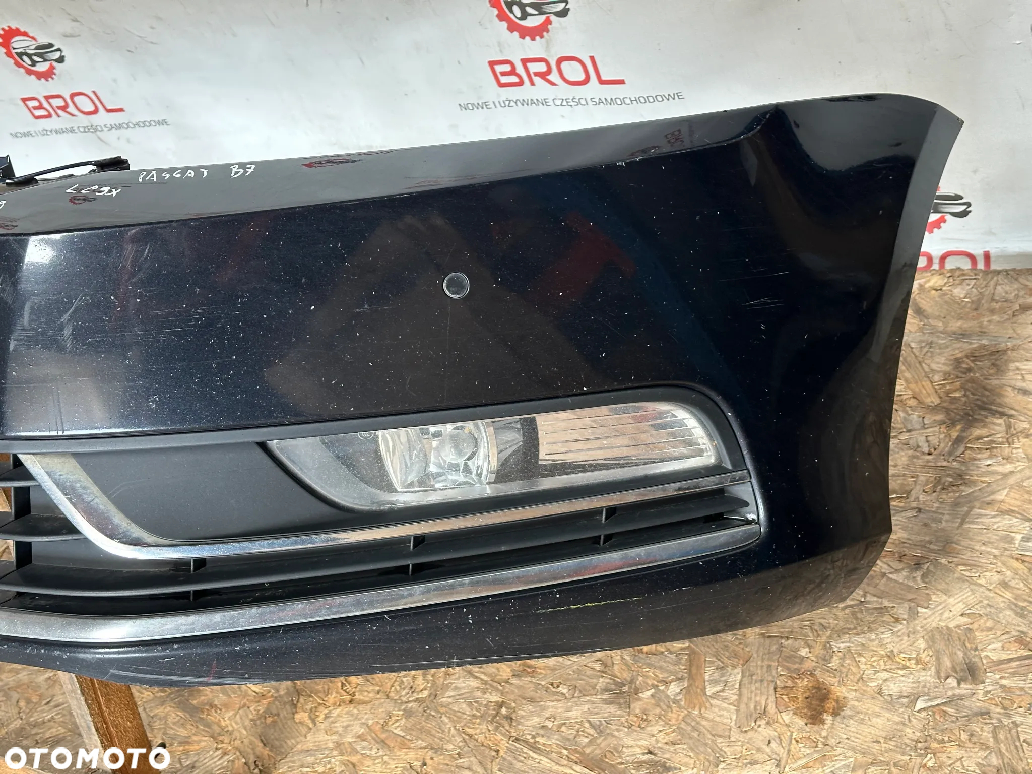 ZDERZAK PRZEDNI VW PASSAT B7  LC9X  PDC - 5