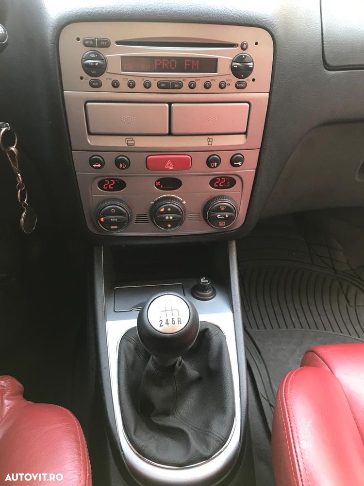 Alfa Romeo 147 1.9 JTD 16V M-Jet Distinctive - 14