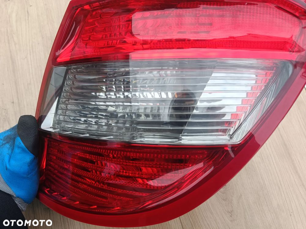 MERCEDES W204 C-klasa 07-11 Kombi Lampa Tylna Tył Prawa Igła - 6