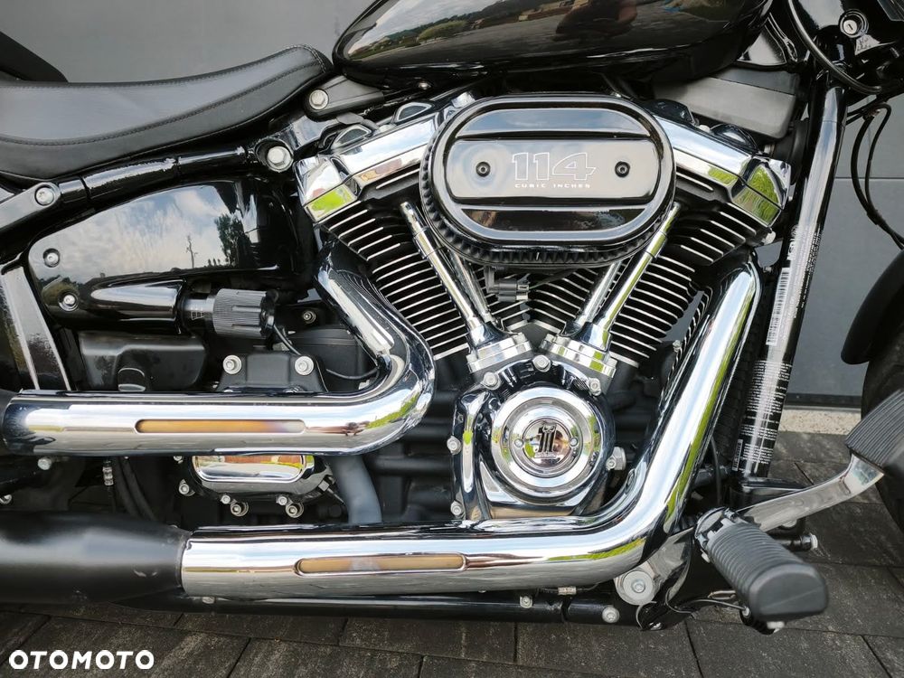 Harley-Davidson Softail Breakout - 27
