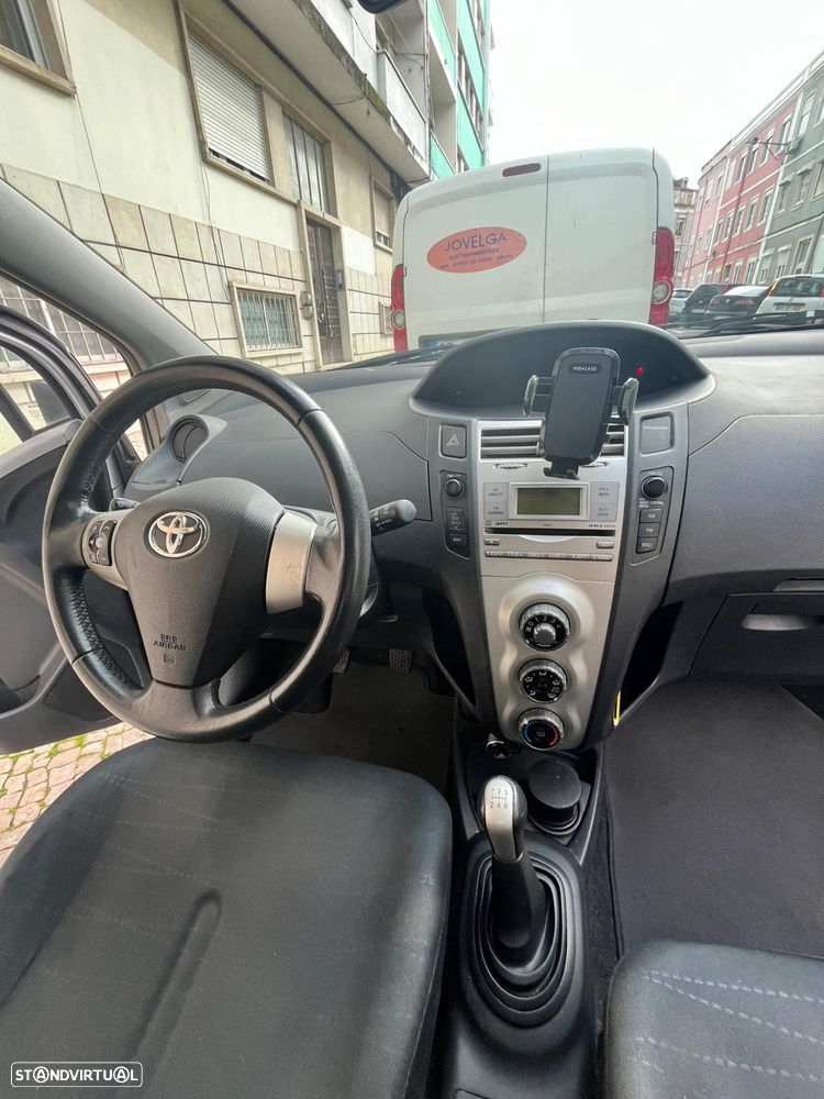 Toyota Yaris 1.0 VVT-i - 28
