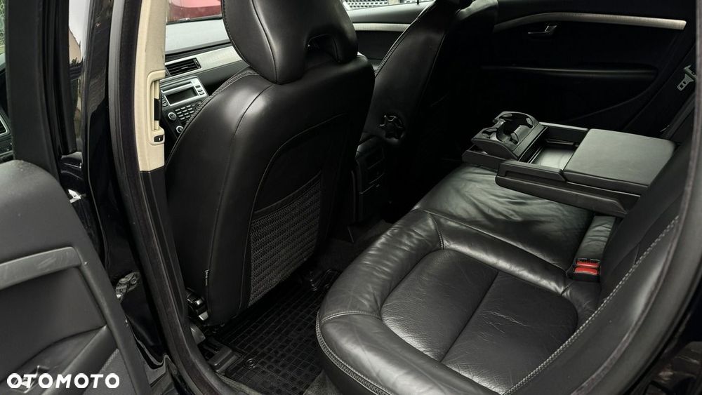 Volvo XC 70 2.4D AWD Kinetic - 29