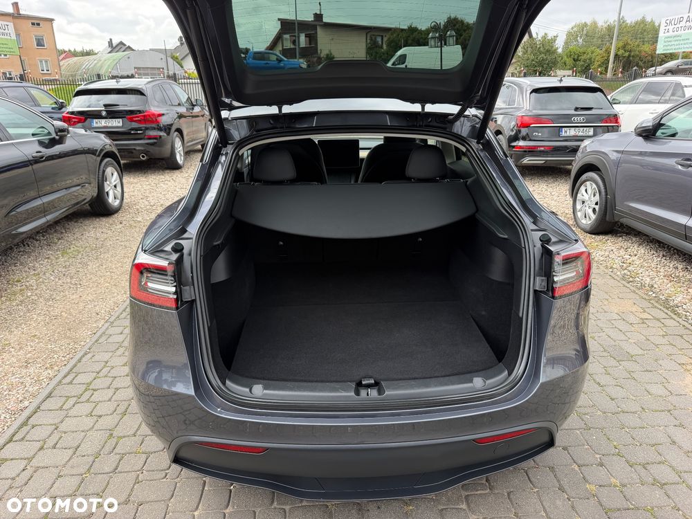 Tesla Model Y RWD - 17