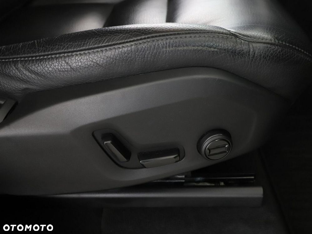 Volvo XC 90 B5 D AWD Momentum 7os - 39