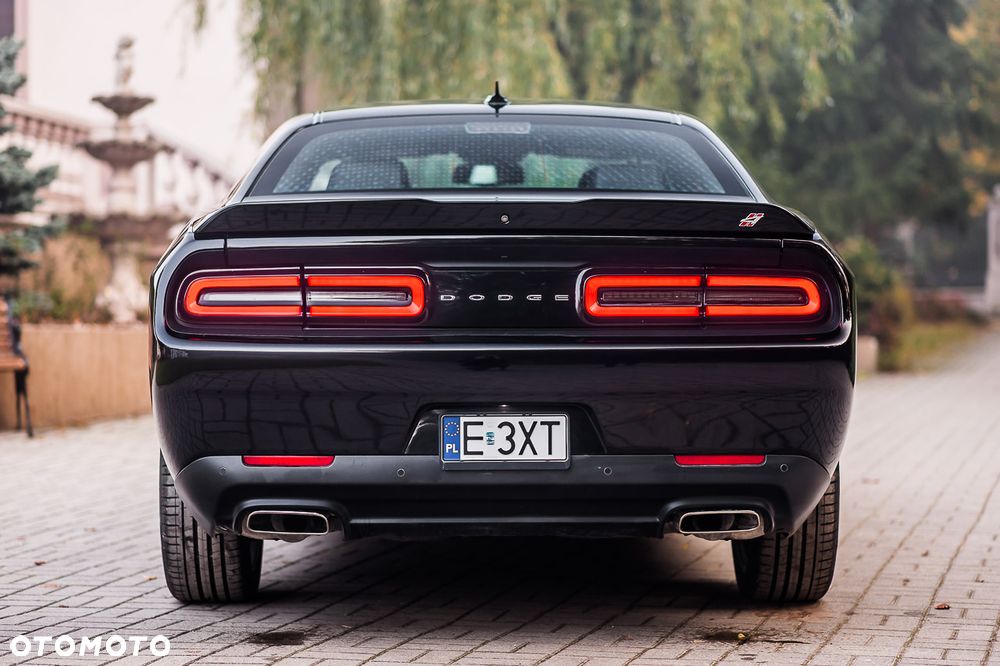 Dodge Challenger - 13