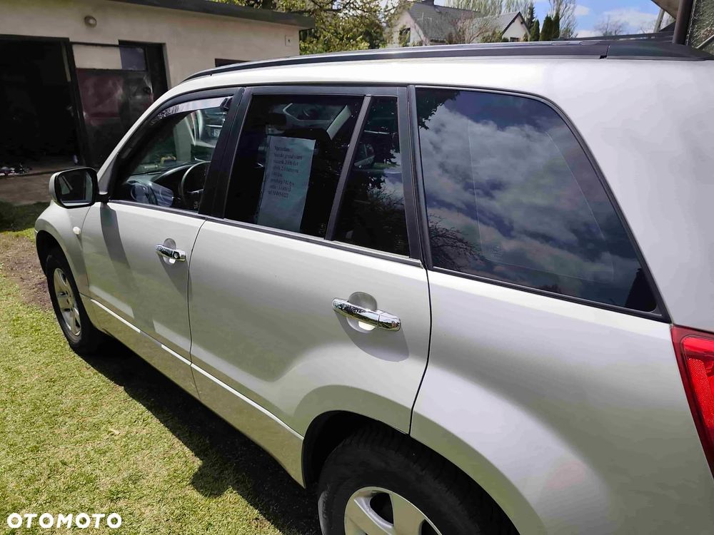 Suzuki Grand Vitara 2.0 Club - 3