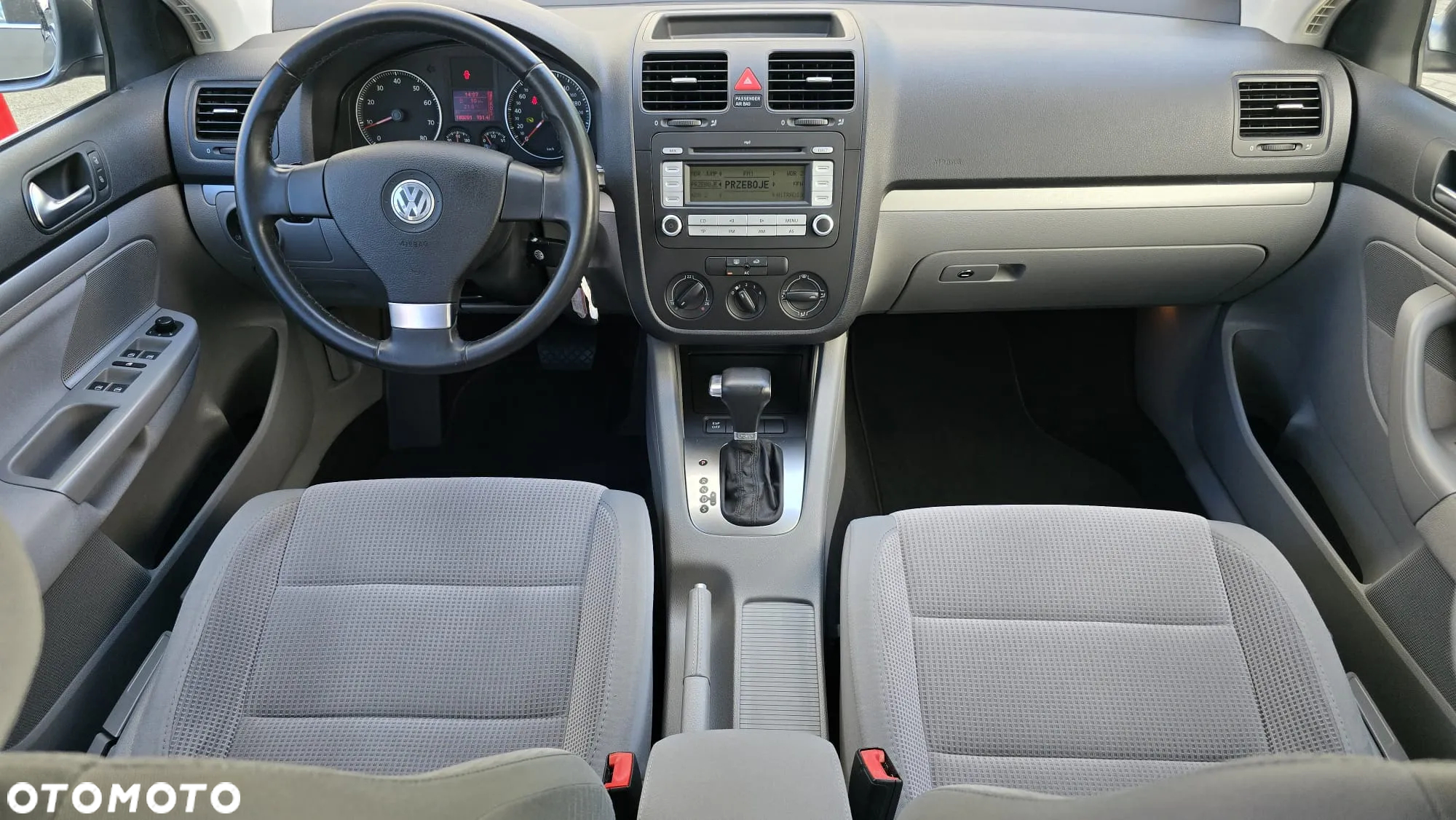Volkswagen Golf - 10
