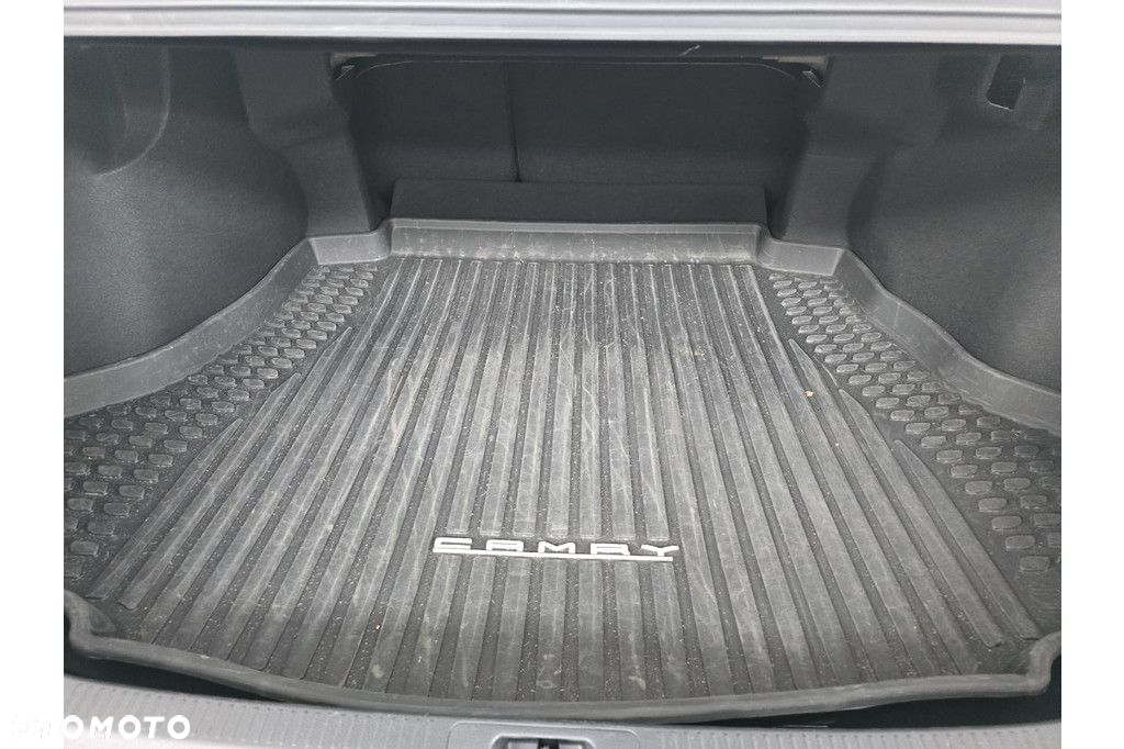 Toyota Camry - 3