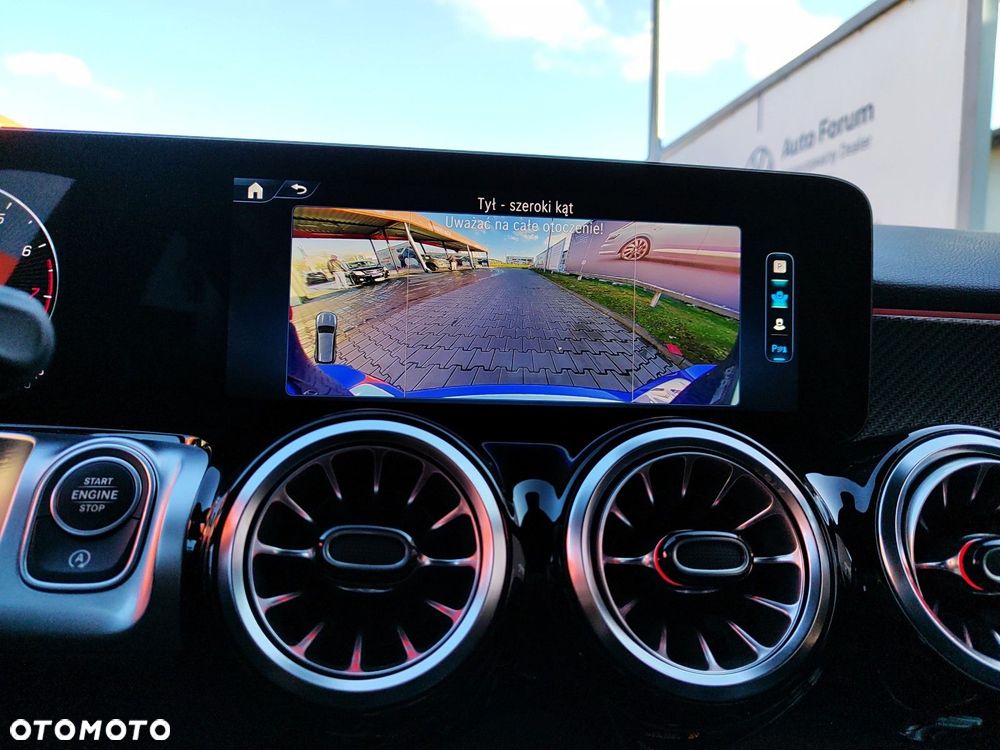 Mercedes-Benz GLB 200 AMG Line 7G-DCT - 32