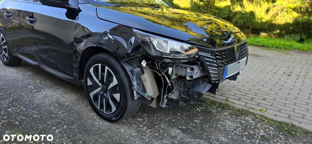 Peugeot 208 - 10