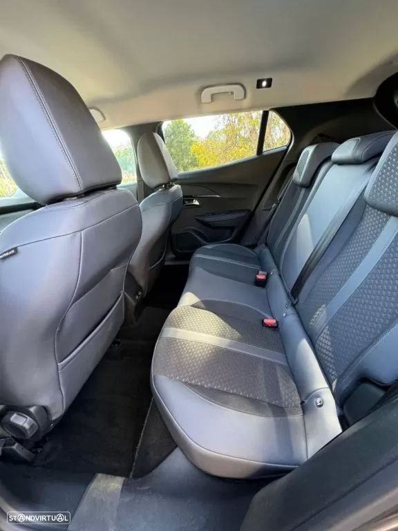 Peugeot 2008 1.5 BlueHDi Allure EAT8 - 11