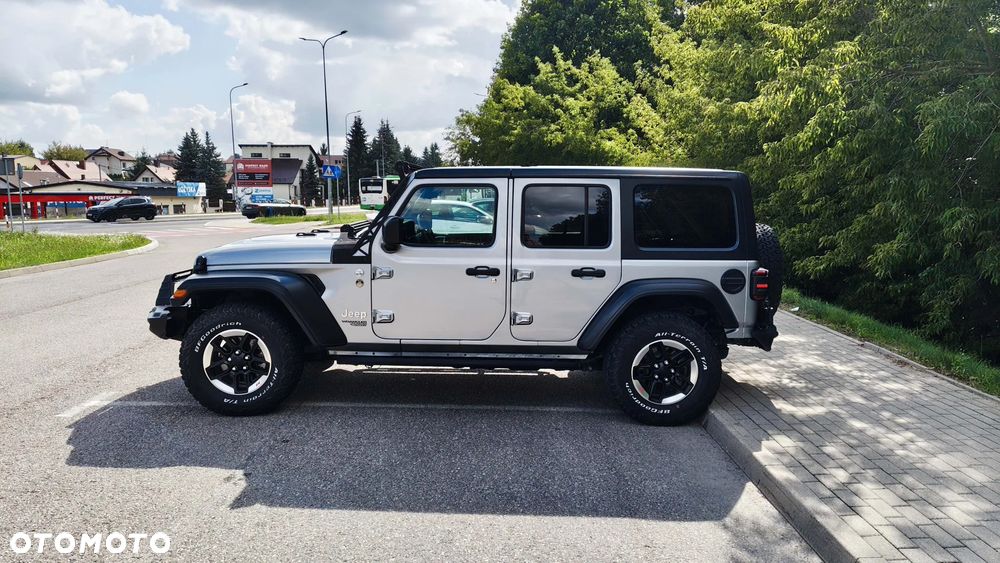 Jeep Wrangler - 5