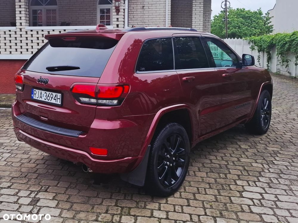 Jeep Grand Cherokee - 13