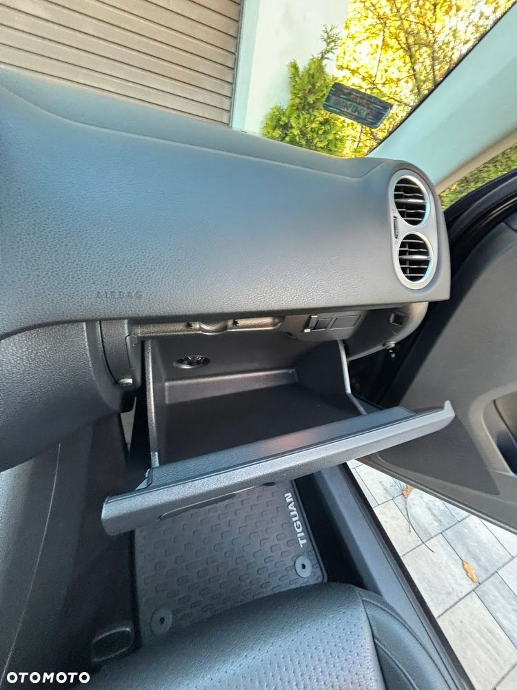 Volkswagen Tiguan - 30