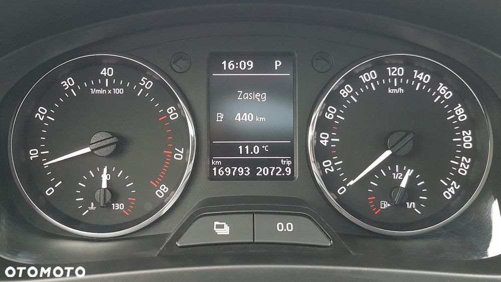 Skoda RAPID 1.4 TSI DSG Ambition - 36