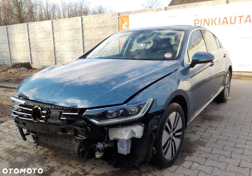 Volkswagen Passat - 10