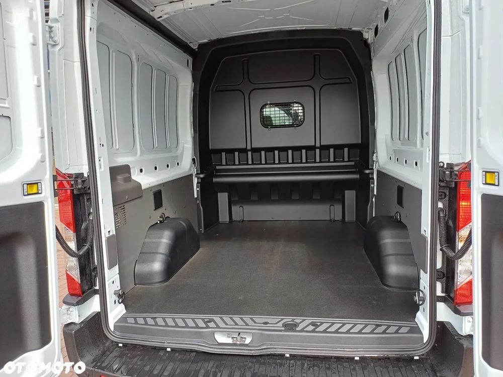 Ford TRANSIT 350 L3H2 - 11