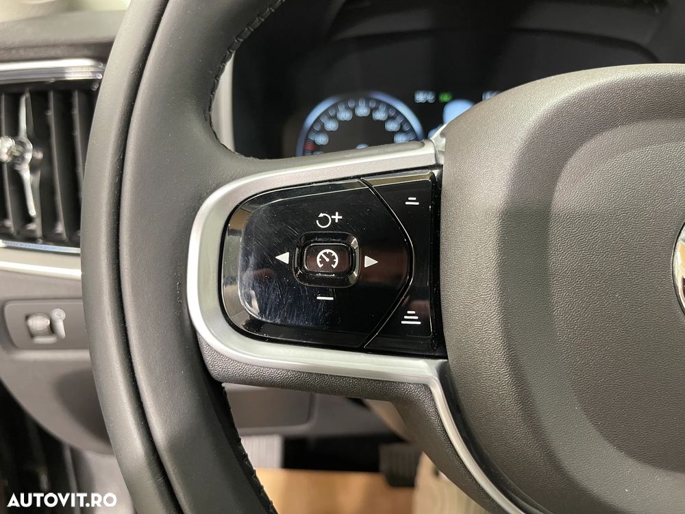 Volvo V90 V90CC B5 MHEV AT AWD Core - 29