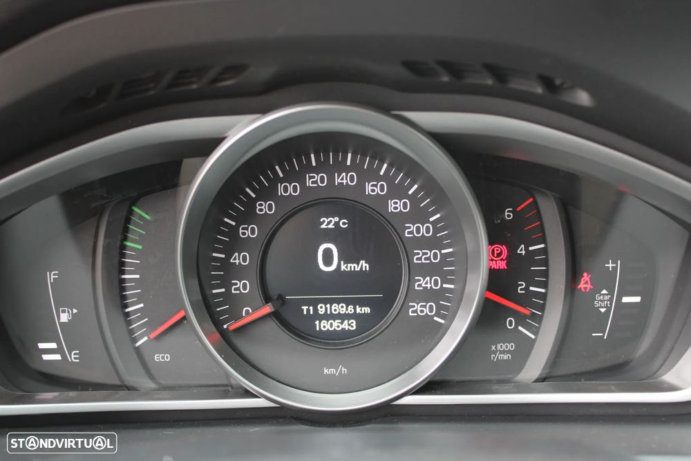 Volvo V40 2.0 D3 Momentum - 21
