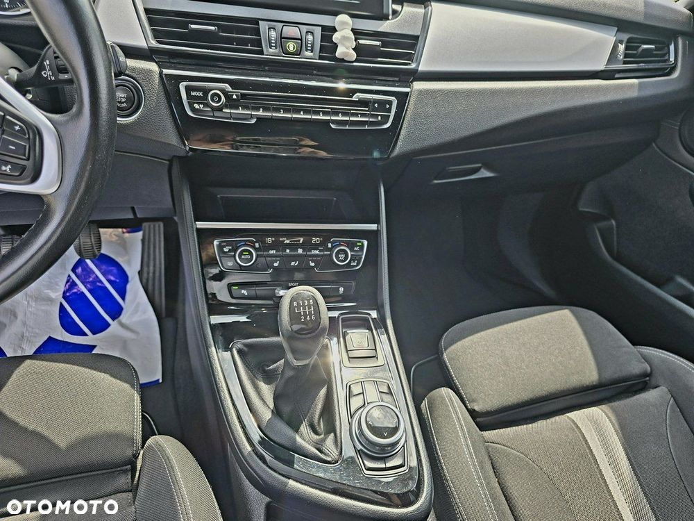 BMW Seria 2 218d Luxury Line - 28