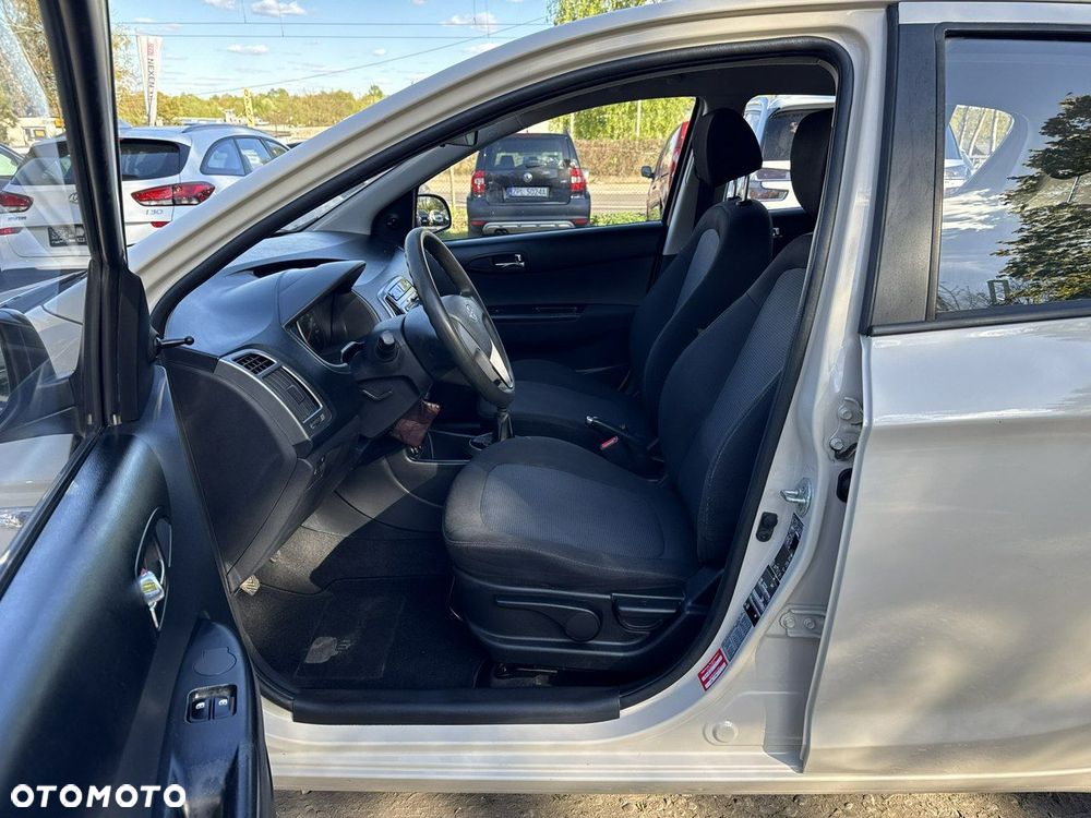 Hyundai i20 - 19