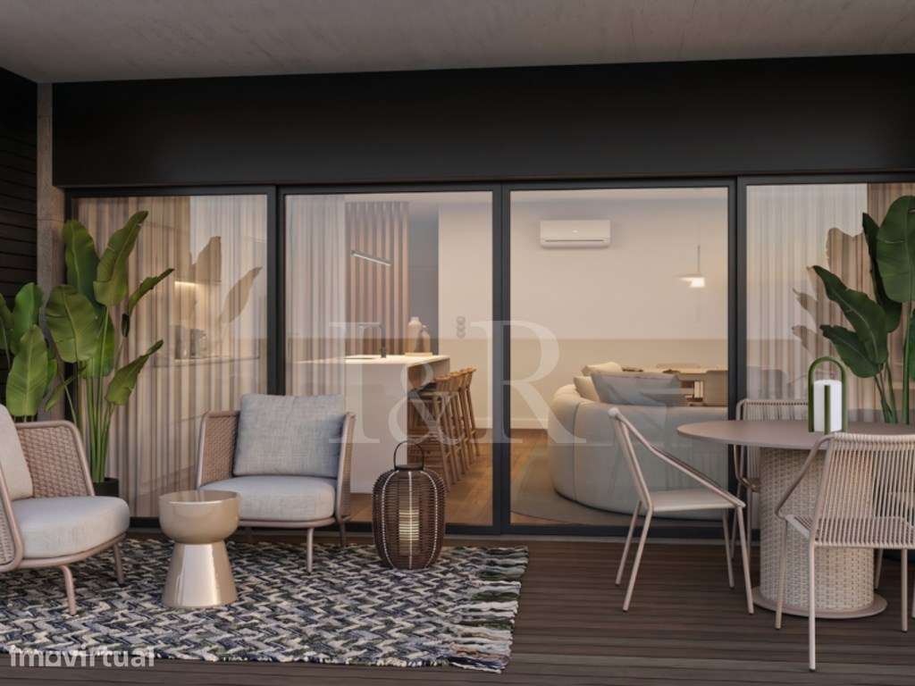 Penthouse T4 duplex com terraços e estacionamento em Caxias - Grande imagem: 2/51
