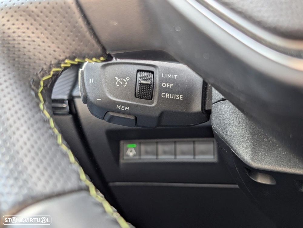 Peugeot e-2008 54 kWh GT - 18