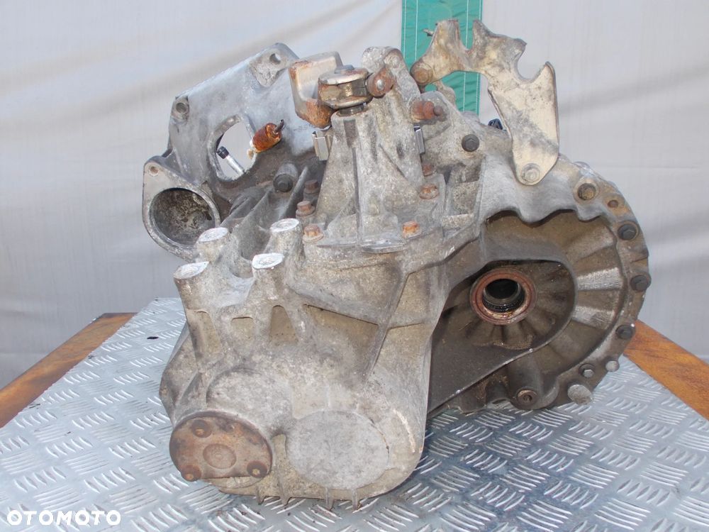 VW Sharan MK1 - skrzynia biegów 2.8 VR6 957T7F097AB DBV - 5