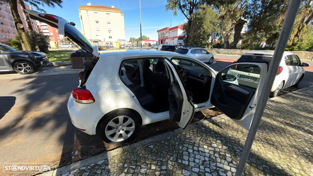 VW Golf 1.6 TDi DPF BlueMotion MATCH - 8