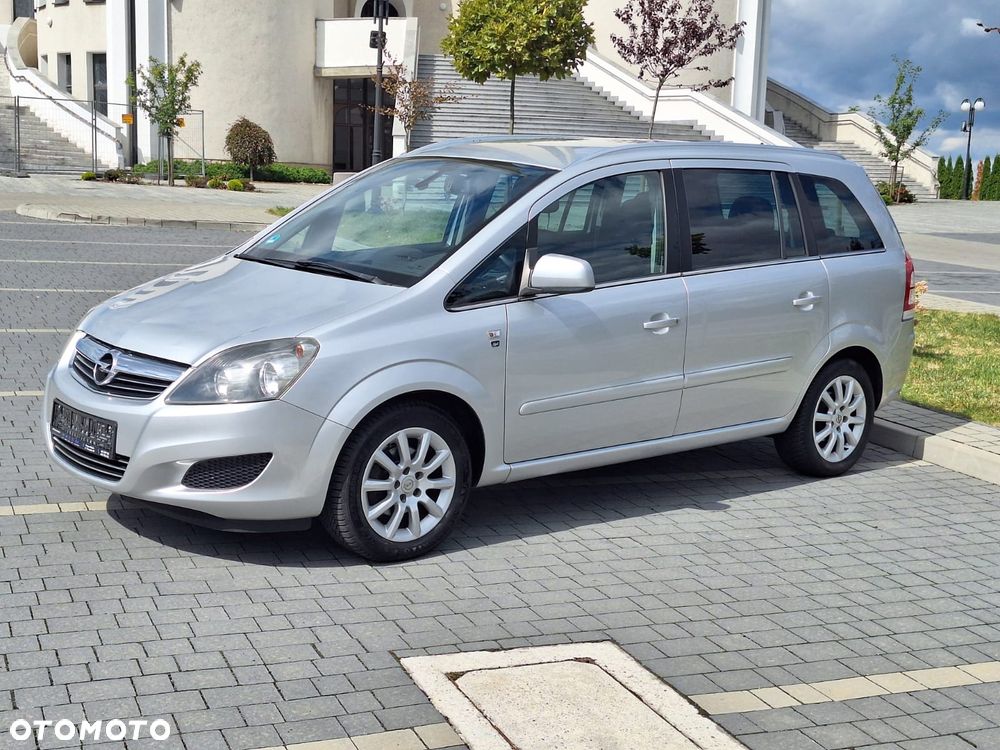 Opel Zafira - 1