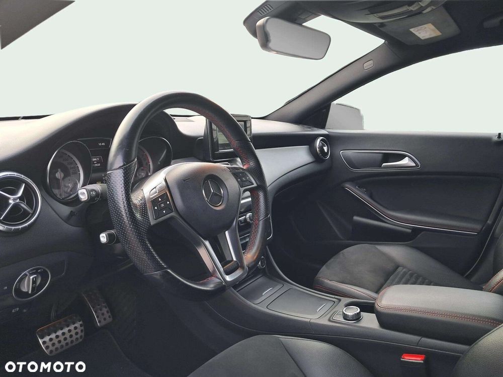 Mercedes-Benz CLA - 10