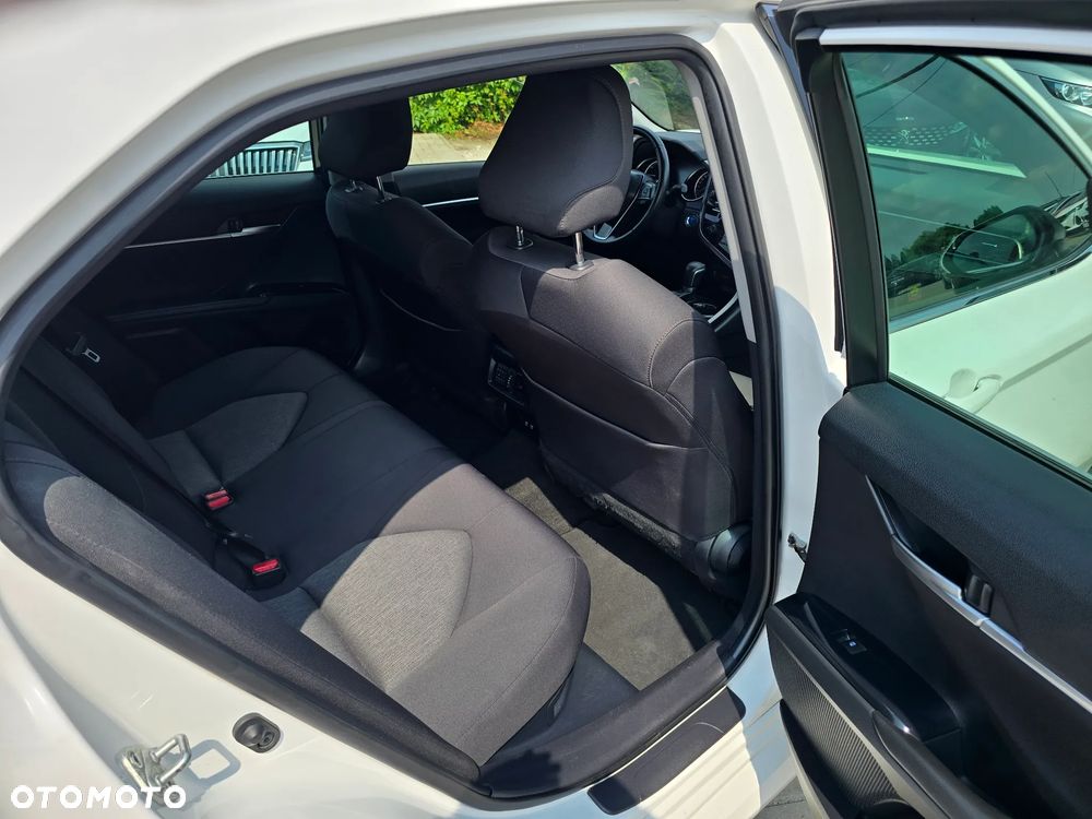 Toyota Camry - 10