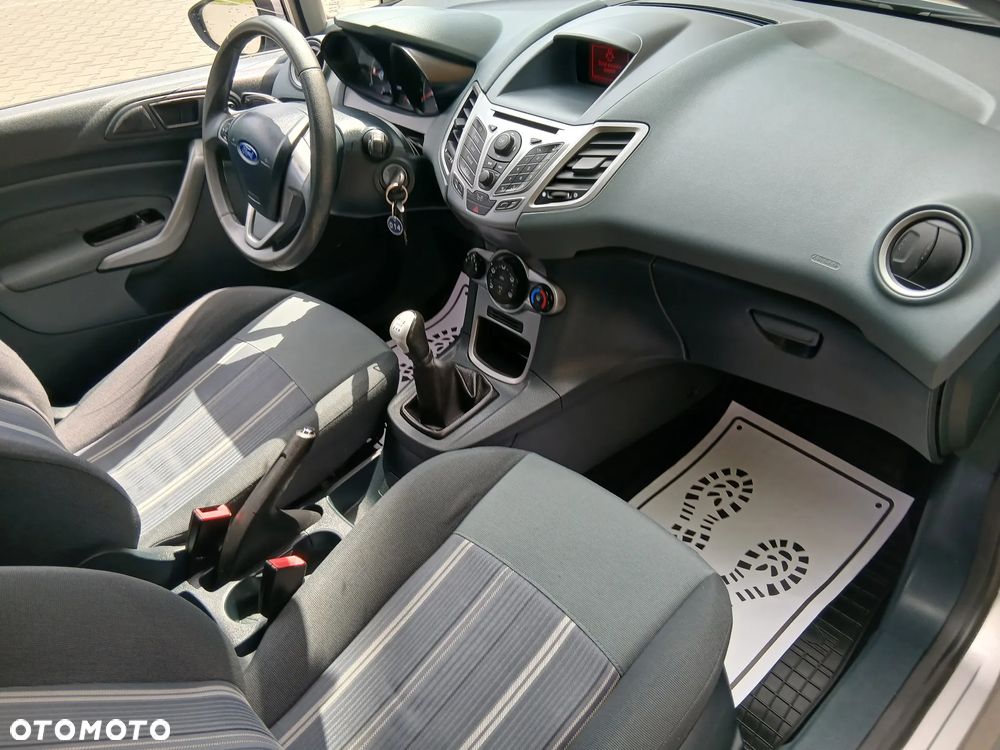 Ford Fiesta 1.25 Silver X (Ambiente) - 26