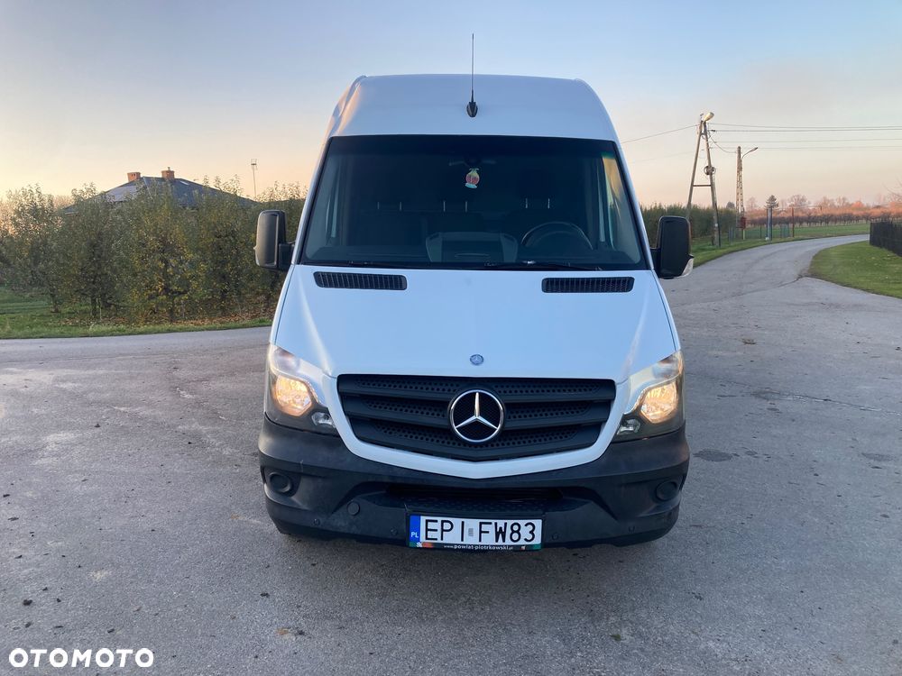 Mercedes-Benz Sprinter - 2