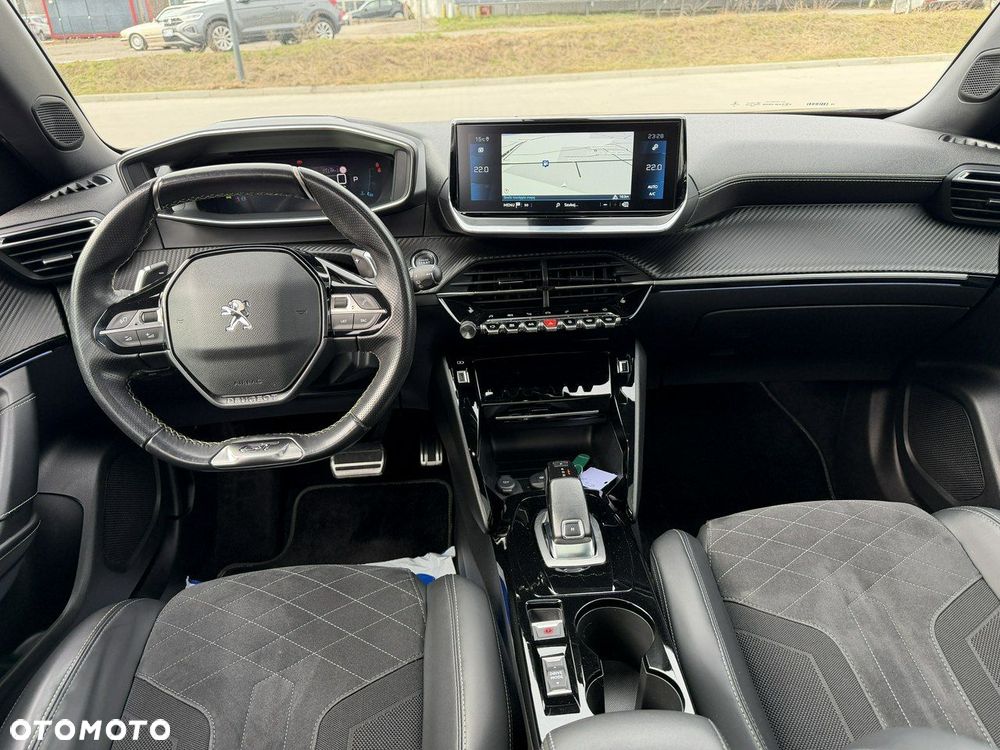 Peugeot 2008 BlueHDi 130 EAT8 GT - 21