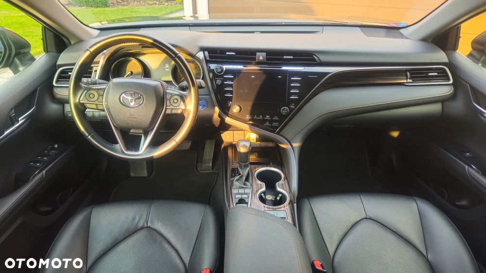 Toyota Camry 2.5 Hybrid Executive CVT - 19