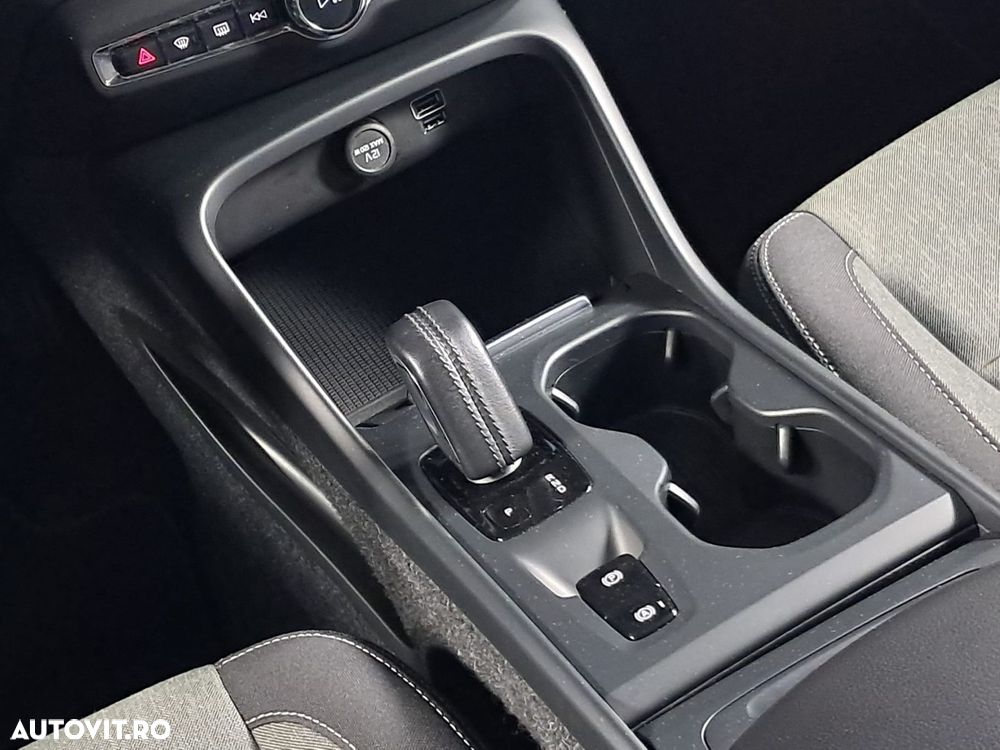 Volvo XC 40 - 25