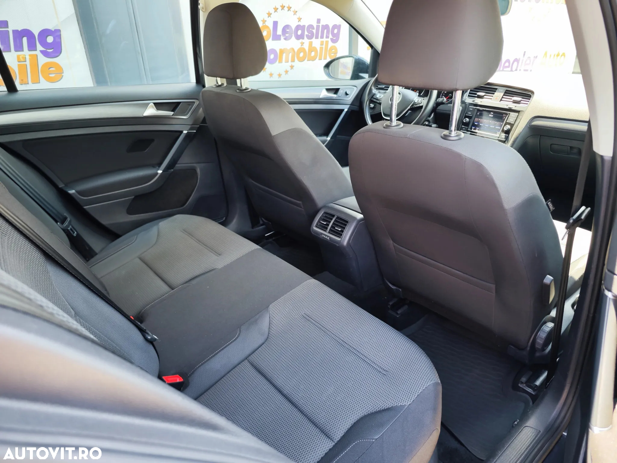 Volkswagen Golf 1.6 TDI Comfortline - 14