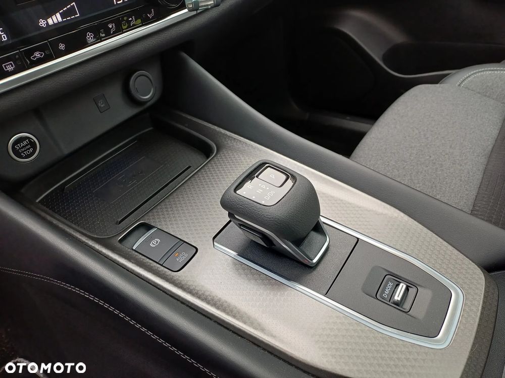 Nissan Qashqai 1.3 DIG-T MHEV N-Connecta Xtronic - 23